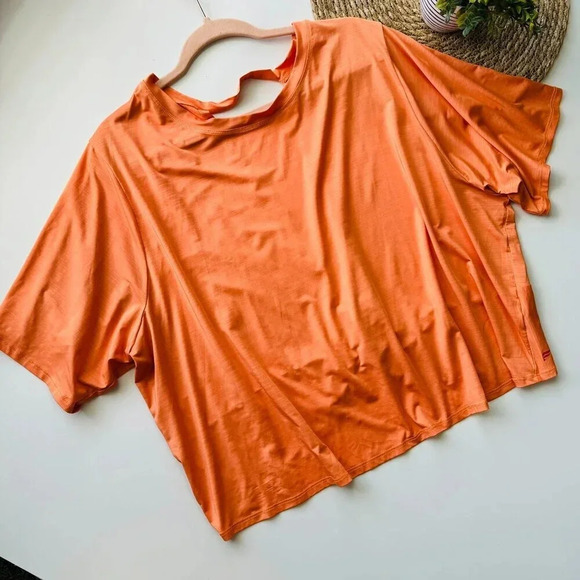 Fabletics Eco-Conscious Twist Back Short-Sleeve Tee Size 3X - Picture 11 of 11